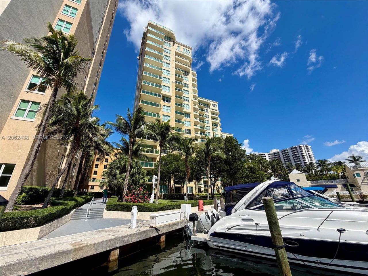 3330 NE 190th St , Unit 2711, Aventura, FL 33180 Photo