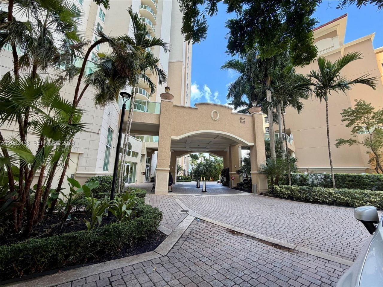 3330 NE 190th St , Unit 2711, Aventura, FL 33180 Photo