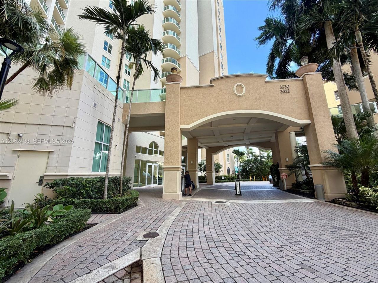 3330 NE 190th St , Unit 2711, Aventura, FL 33180 Photo