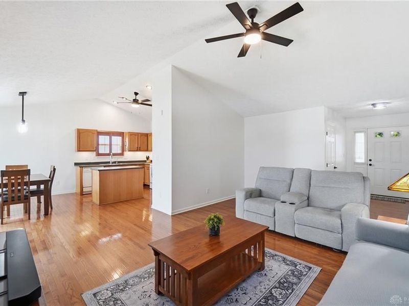 4651 Hialeah Park, Dayton, OH 45424 Photo 16