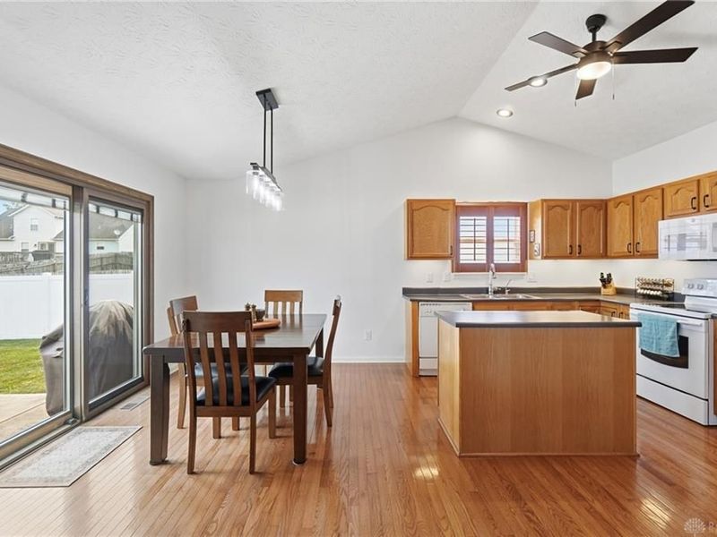 4651 Hialeah Park, Dayton, OH 45424 Photo 17