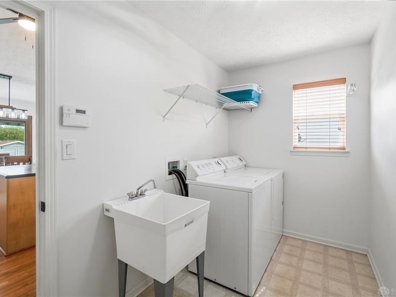 4651 Hialeah Park, Dayton, OH 45424 Photo 39