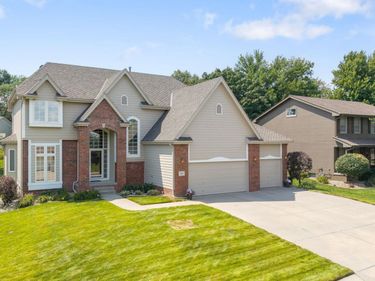 1303 Western Hills Drive, Papillion, NE 68046