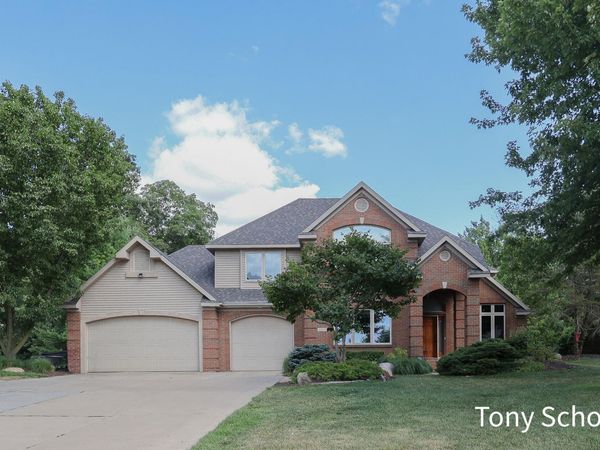 6054 Summerhill Drive, Hudsonville, MI 49426