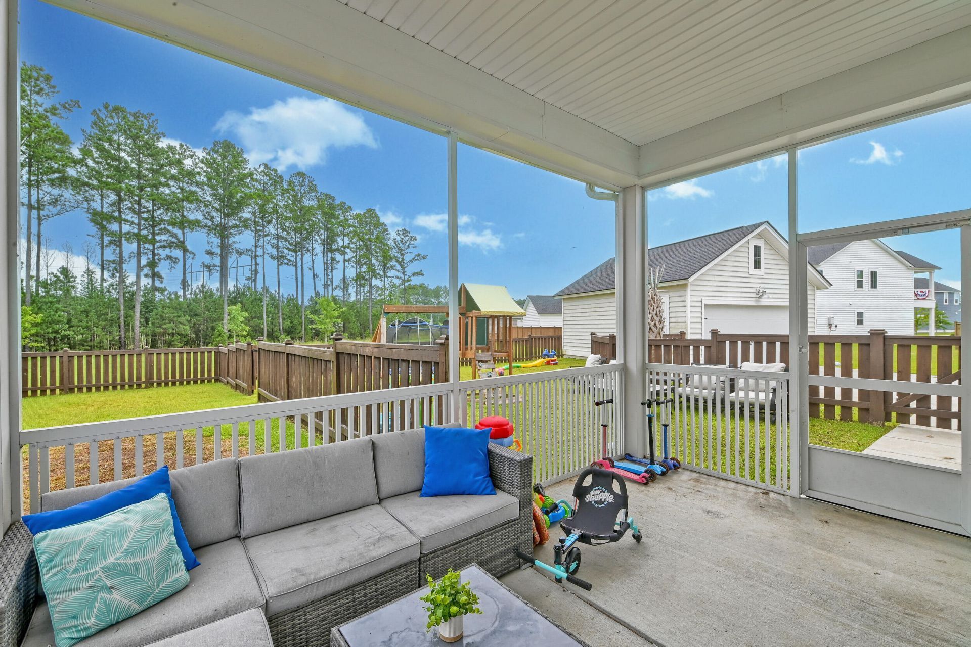 149 Greenbelt Court Photo 8