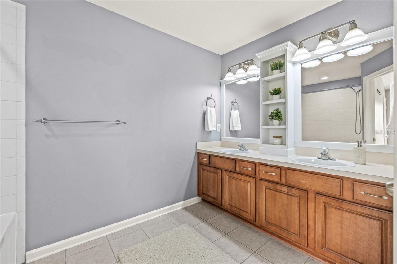 4879 Pond Ridge Drive , Riverview, FL 33578 Photo