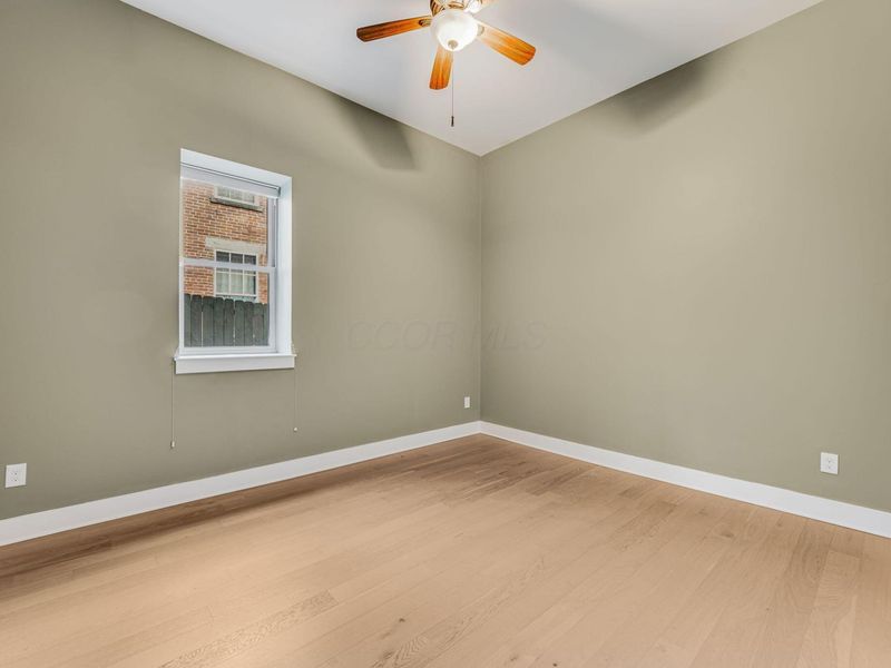 909 Gustavus Lane , Unit B, Columbus, OH 43205 Photo 13