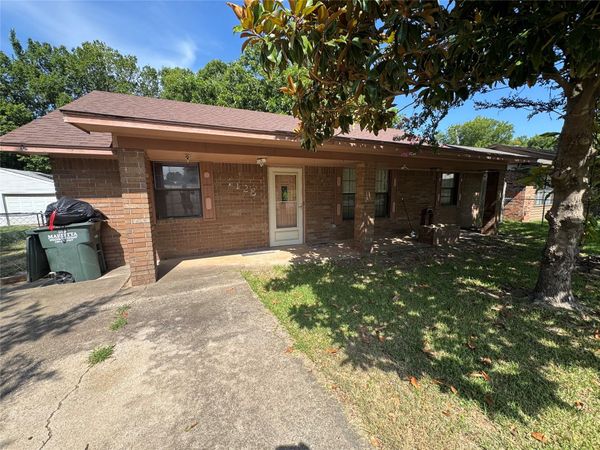 1608 E Crestview Avenue E, Marietta, OK 73448