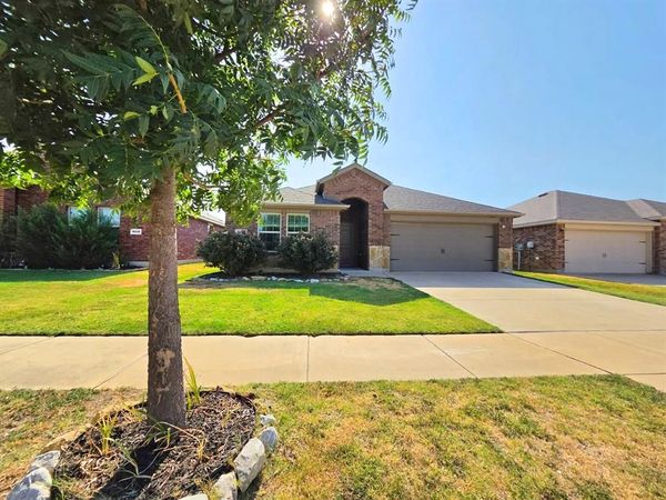 3612 Robbie Run , Denton, TX 76207