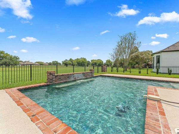 40408 Pelican Point Pkwy, Gonzales, LA 70737