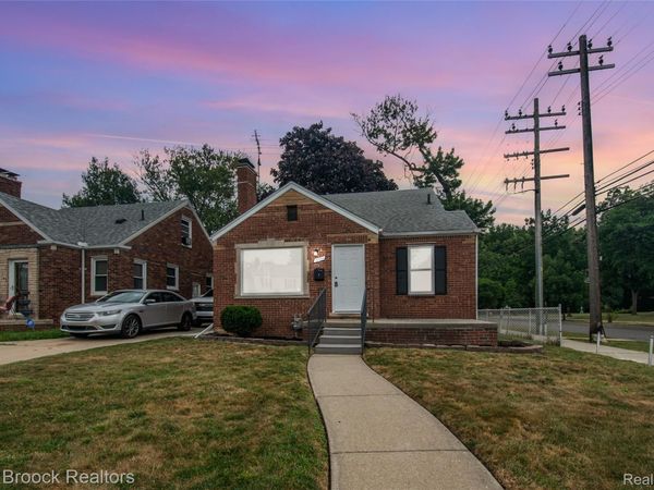 18904 Mallina Street, Grosse Pointe, Mi 48236