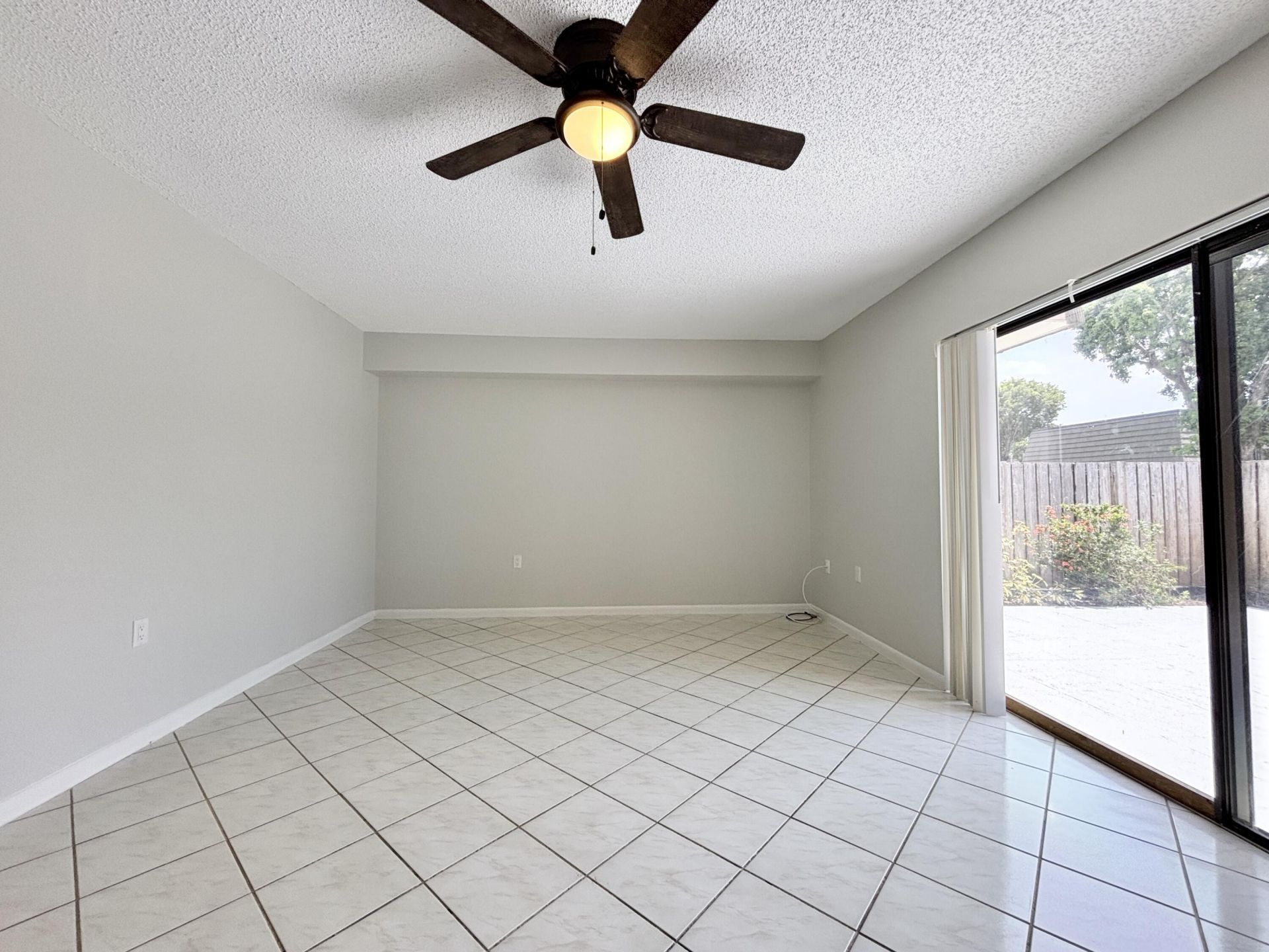 1402 14th Way, West Palm Beach, FL 33407 Photo