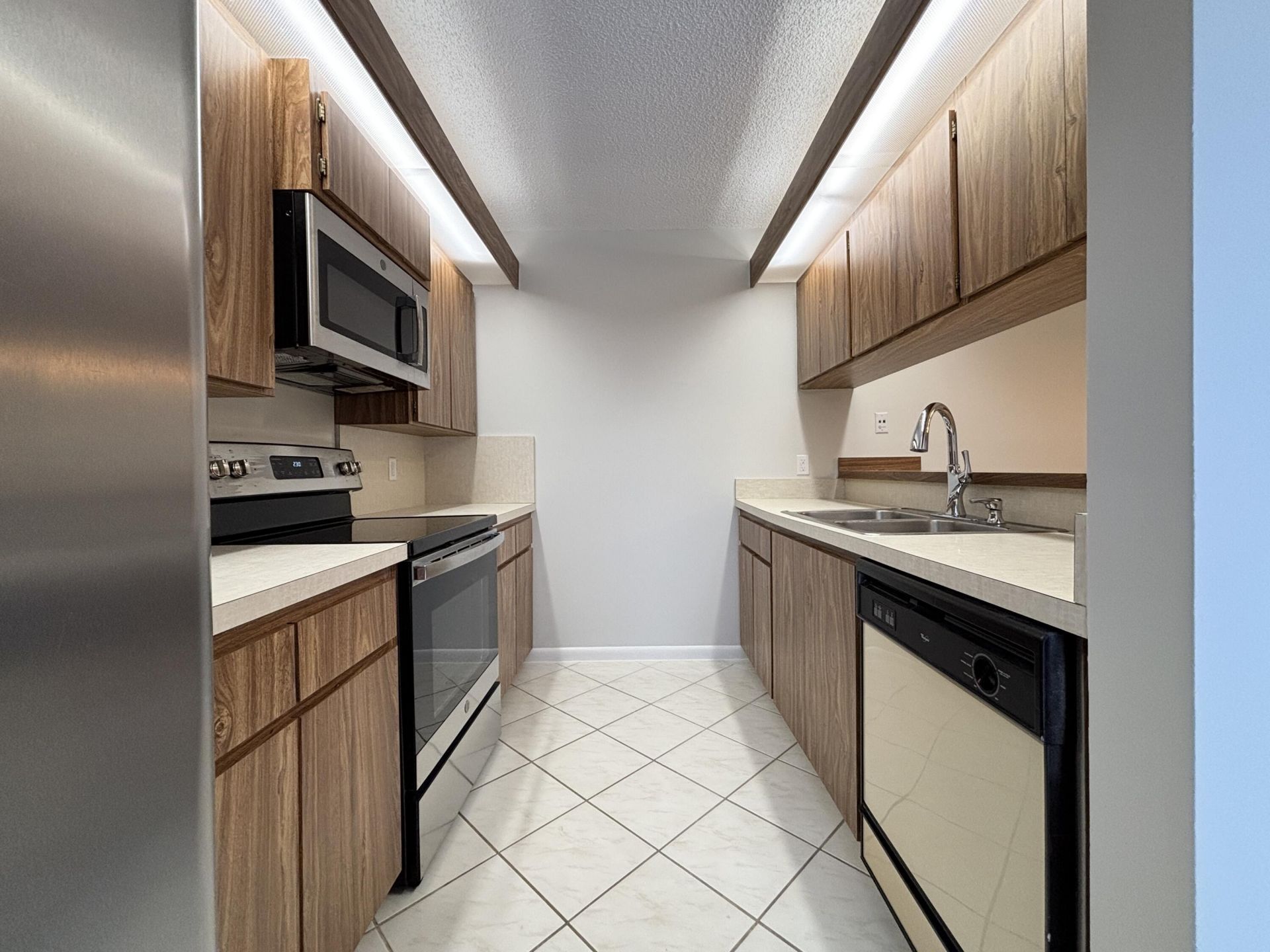 1402 14th Way, West Palm Beach, FL 33407 Photo