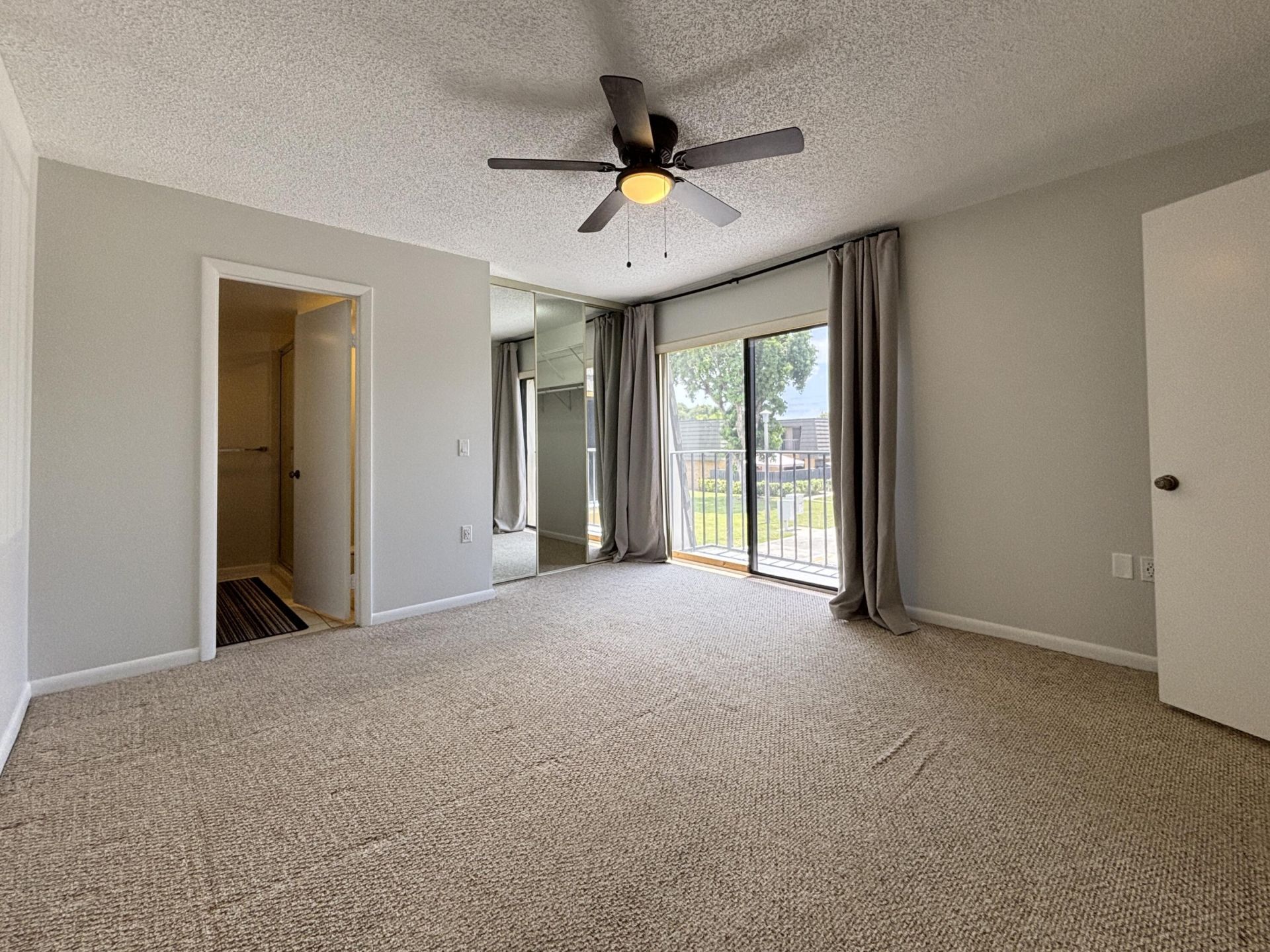 1402 14th Way, West Palm Beach, FL 33407 Photo
