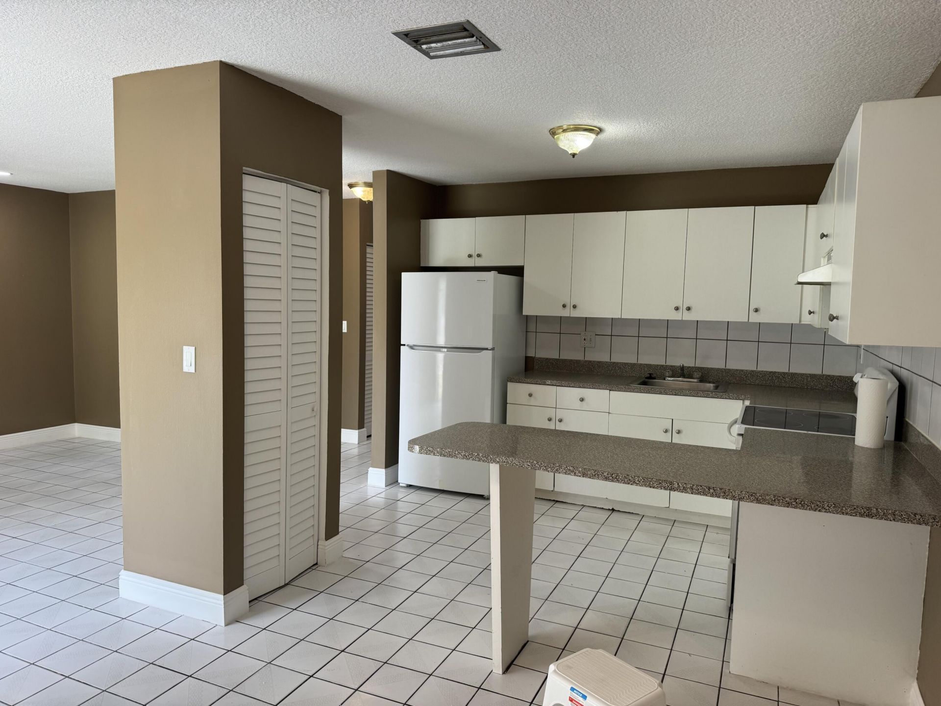 5335 NW 5th Street, Delray Beach, FL 33445 Photo