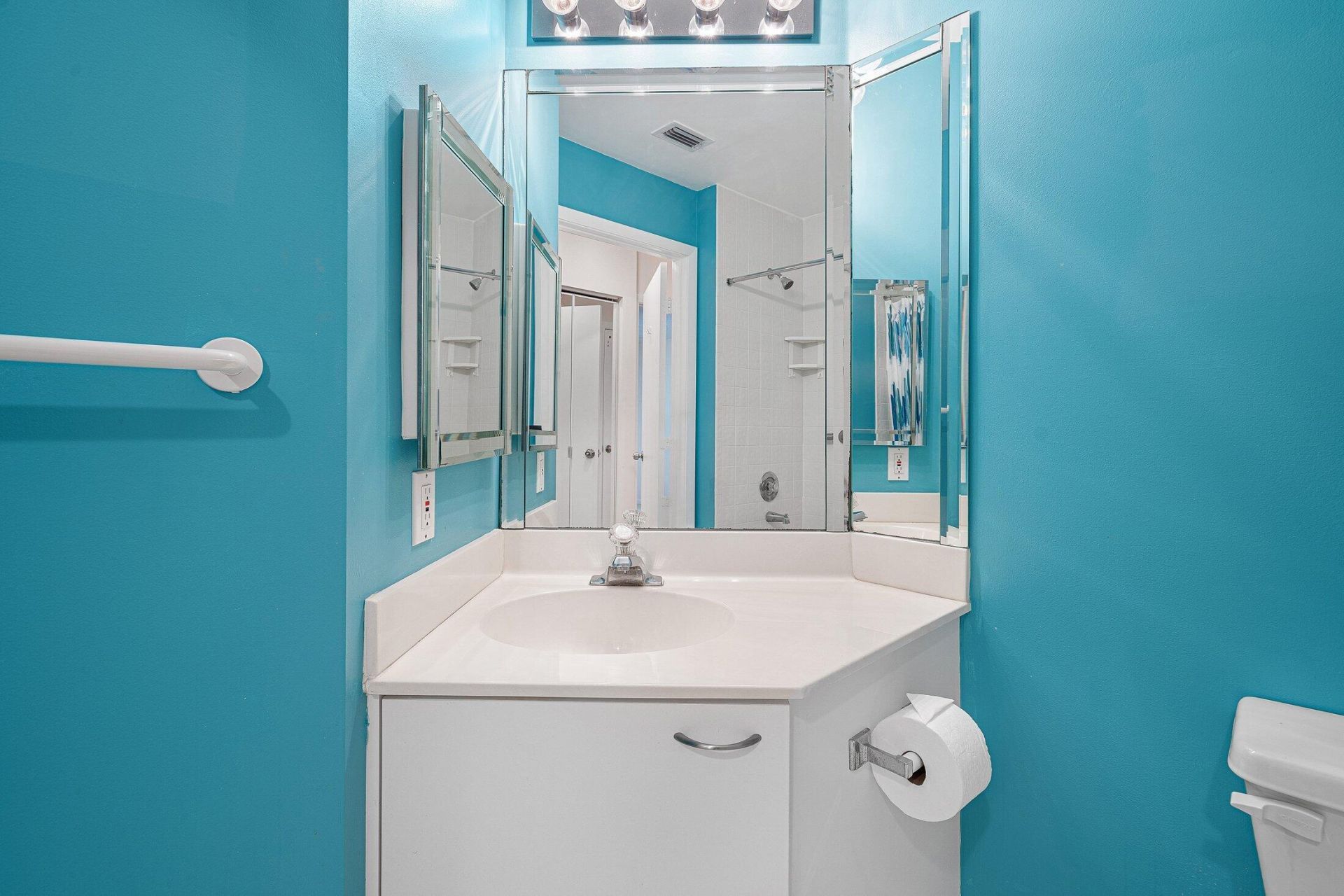 5115 Europa Drive, Unit L, Boynton Beach, FL 33437 Photo