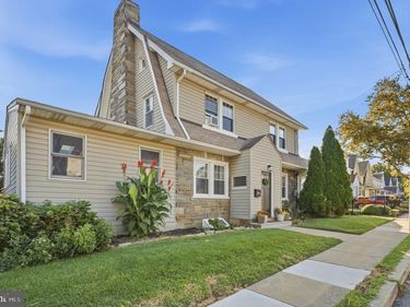 301 N MANOA ROAD, HAVERTOWN, PA 19083