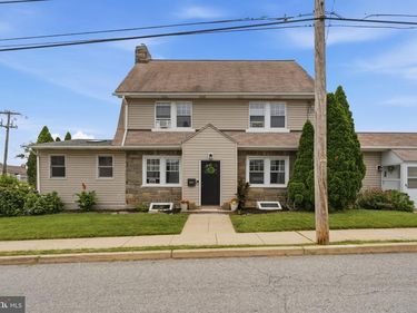 301 MANOA ROAD, HAVERTOWN, PA 19083