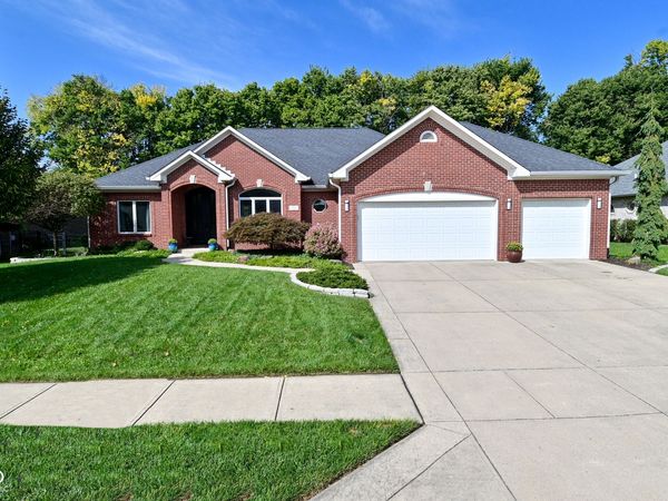 498 White Oak Lane , Greenwood, IN 46142
