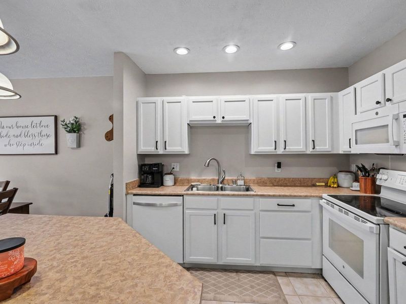 10740 Lakefront Circle, Independence, KY 41051 Photo 13