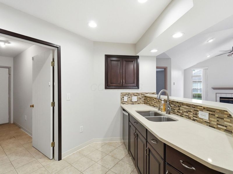 3204 Pine Manor Boulevard, Grove City, OH 43123 Photo 7