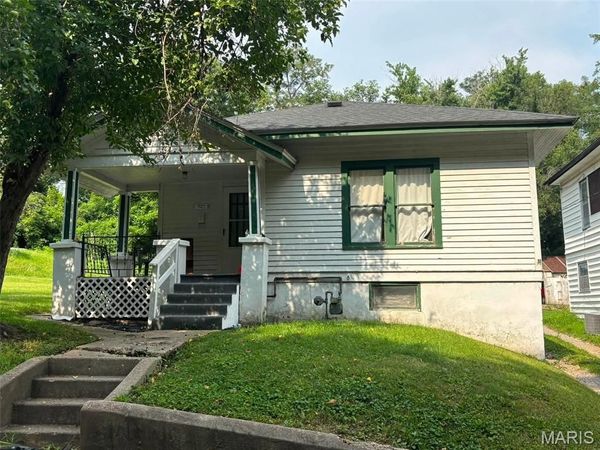 1127 Sierra Street , Hannibal, MO 63401