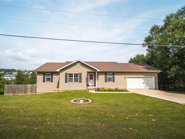 111 Lyle Curtis Circle, Waynesville, MO 65583
