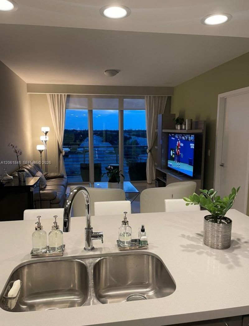 7661 NW 107th Ave, Unit 608, Doral, FL 33178 Photo