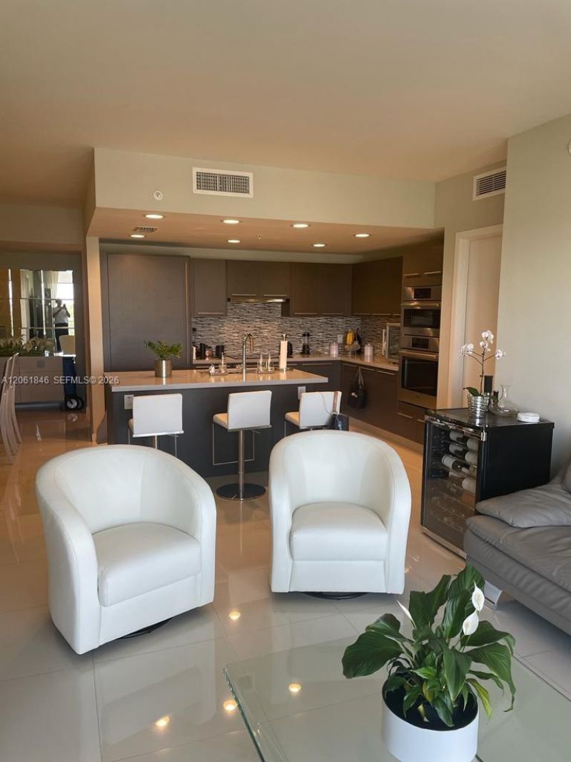 7661 NW 107th Ave, Unit 608, Doral, FL 33178 Photo