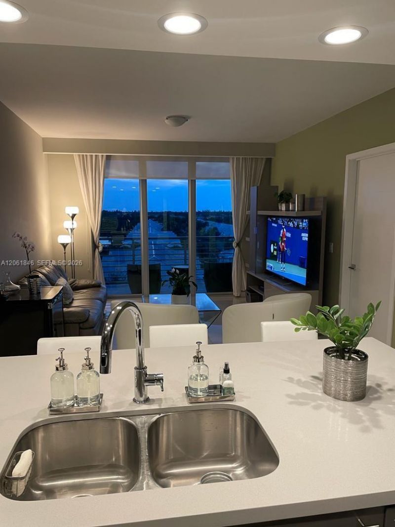 7661 NW 107th Ave, Unit 608, Doral, FL 33178 Photo
