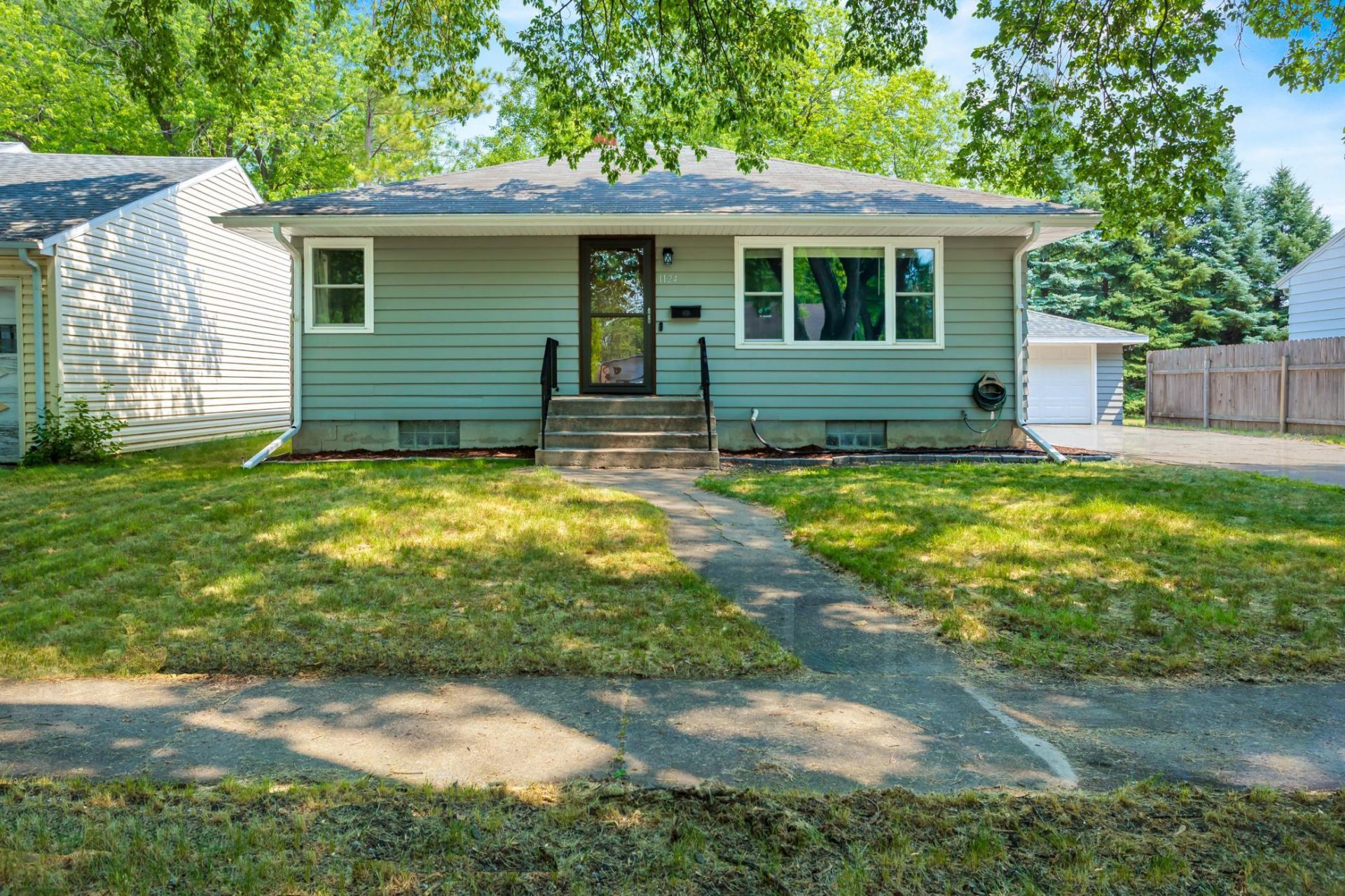 1124 10 1/2 Street N, Moorhead, MN 56560 Main Photo