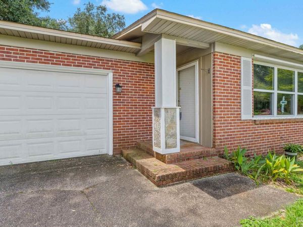 2345 Teate Ave, Pensacola, FL 32504
