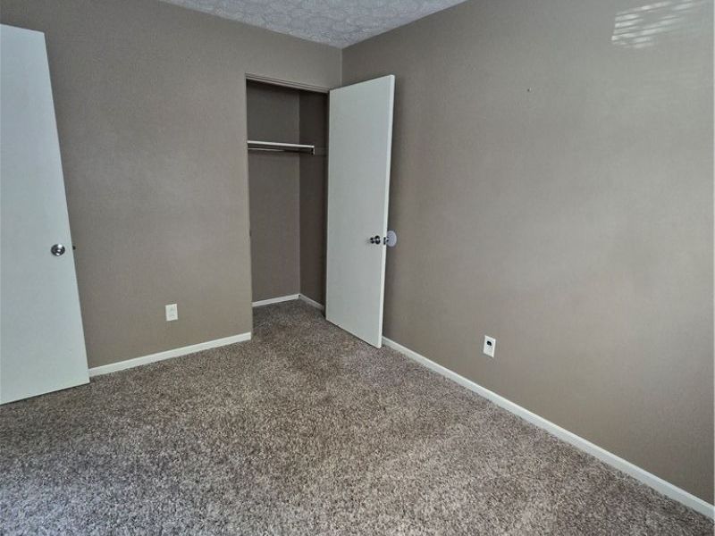 860 Mathews Road , Youngstown, OH 44512 Photo 16