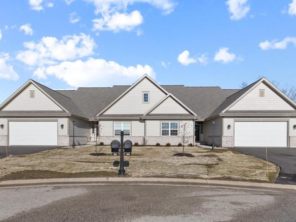 1793 Cedar Ridge DRIVE, Unit 215-1, Slinger, WI 53086