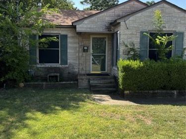 4252 S Cresthaven Road , Dallas, TX 75209