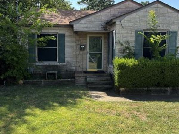 4252 S Cresthaven Road , Dallas, TX 75209