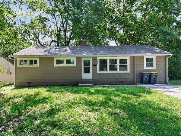11407 Richmond Avenue, Kansas City, MO 64134