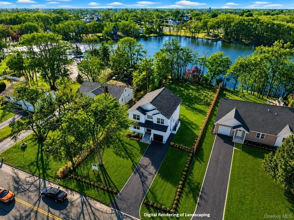 909 Ostrander Avenue , Riverhead, NY 11901
