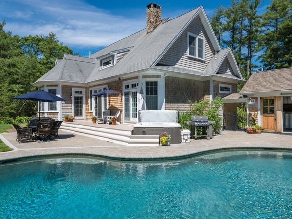 46-48 Paradise Lane, Rochester, MA 02770