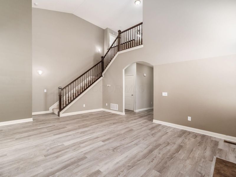372 Hanton Way, Columbus, OH 43213 Photo 5