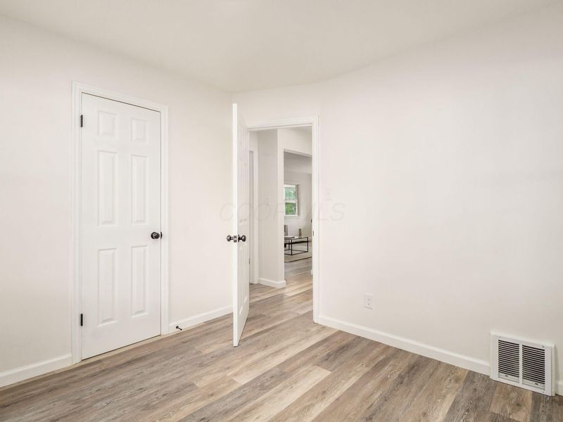 545 S Weyant Avenue , Columbus, OH 43213 Photo 12