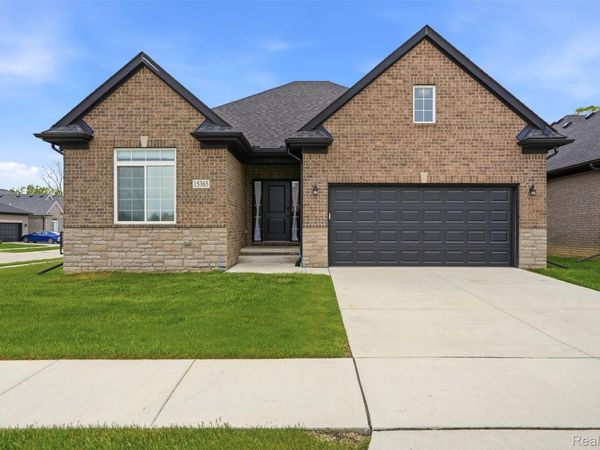 15365 Eton Pointe Drive, Clinton Township, Mi 48035