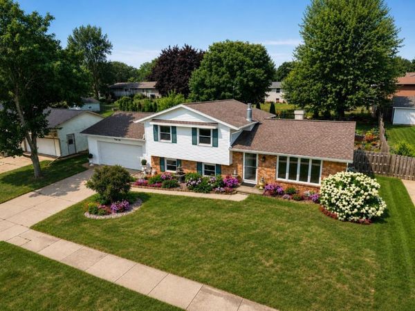 552 MENLO PARK ROAD, Green Bay, WI 54302
