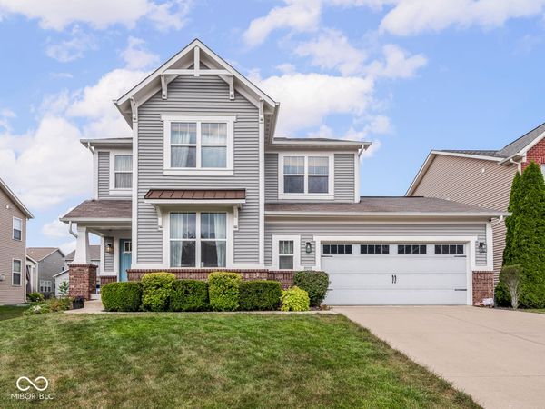 7814 Hedgehop Drive, Zionsville, IN 46077