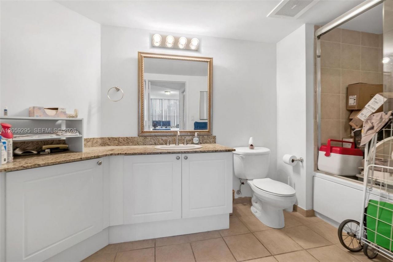 19501 W Country Club Dr, Unit 309, Aventura, FL 33180 Photo
