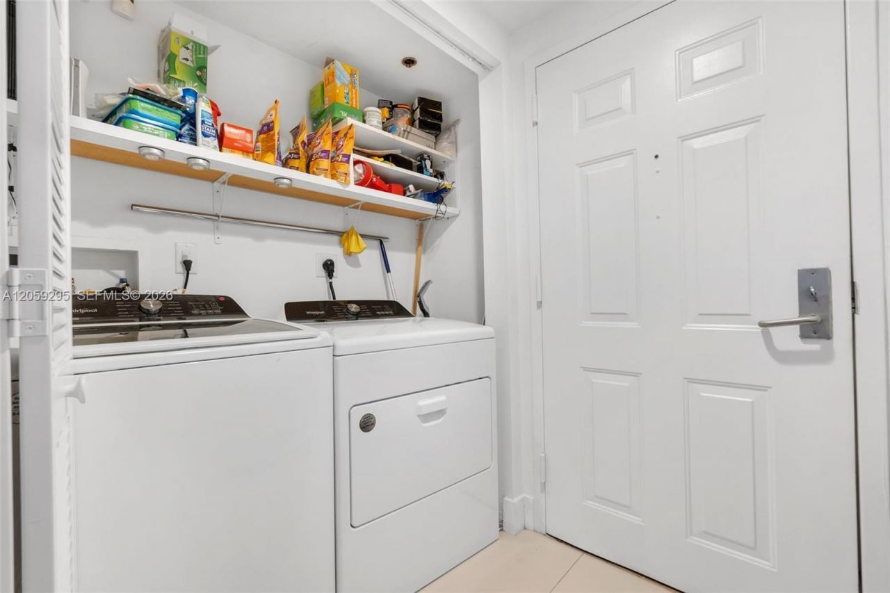 19501 W Country Club Dr, Unit 309, Aventura, FL 33180 Photo