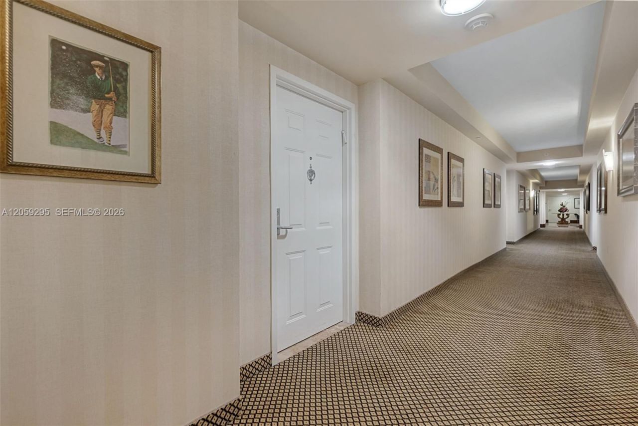 19501 W Country Club Dr, Unit 309, Aventura, FL 33180 Photo