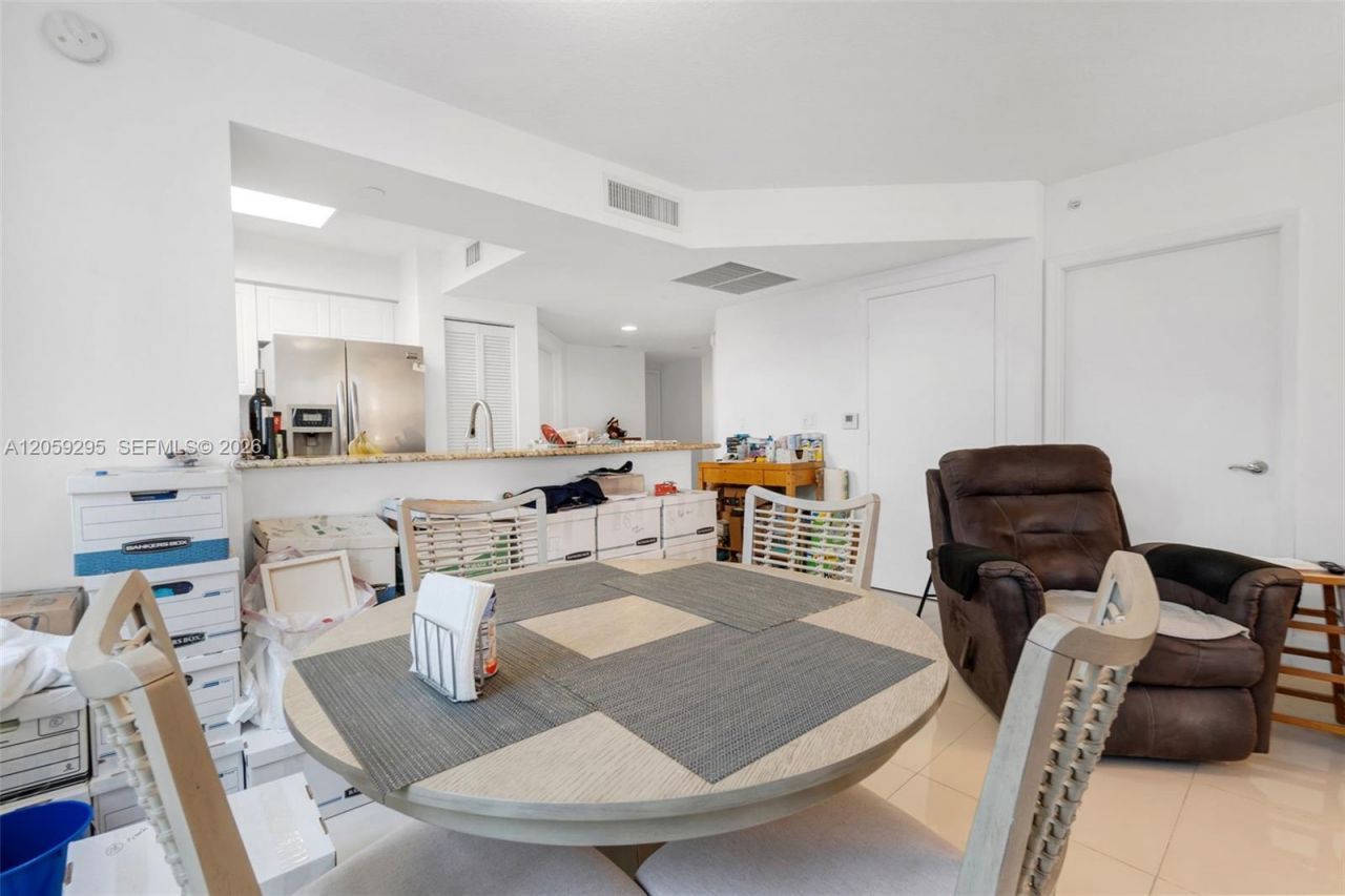 19501 W Country Club Dr, Unit 309, Aventura, FL 33180 Photo