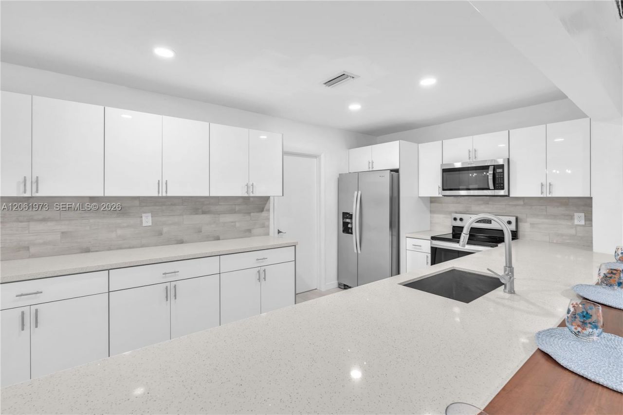 4595 NW 43rd Ct, Lauderdale Lakes, FL 33319 Photo