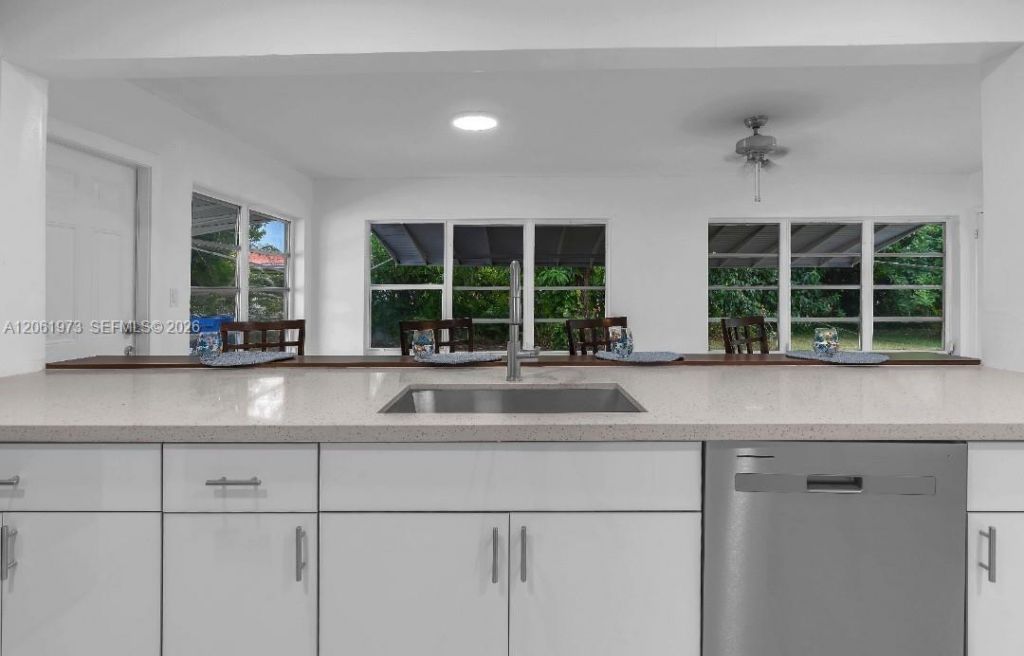 4595 NW 43rd Ct, Lauderdale Lakes, FL 33319 Photo